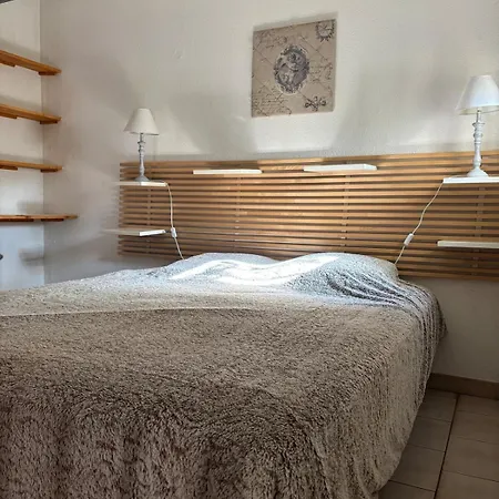 Charmante Maison 2 Ch Avec Cour *